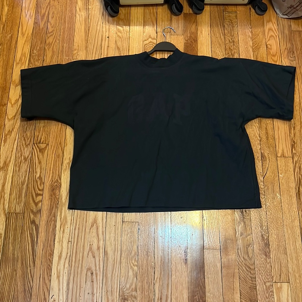 YEEZY GAP TSHIRT